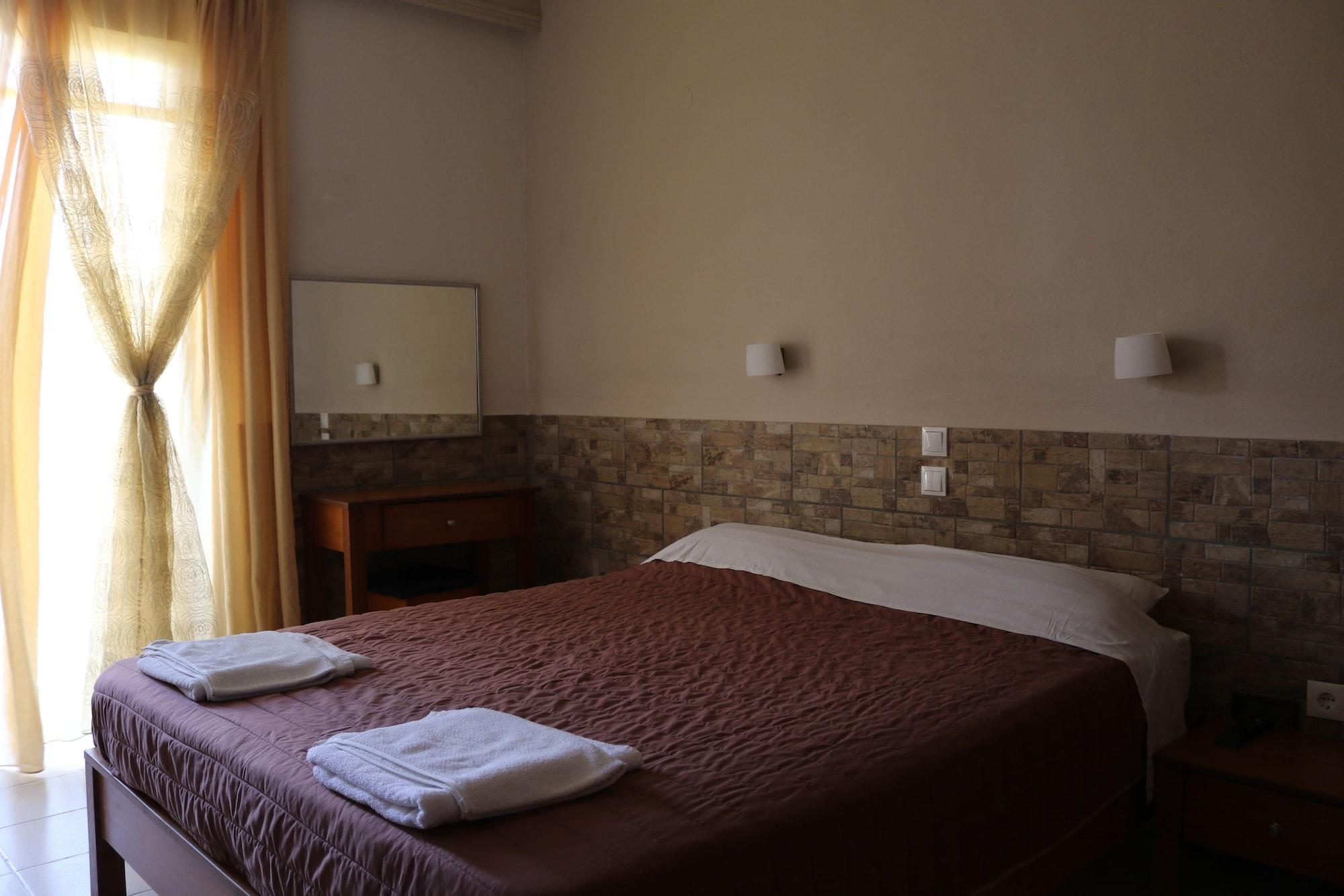 Golden Sun Aparthotel Tigkaki  Bagian luar foto