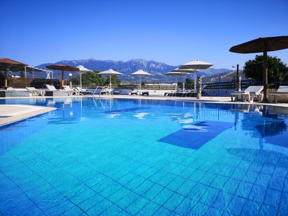 Golden Sun Aparthotel Tigkaki  Bagian luar foto