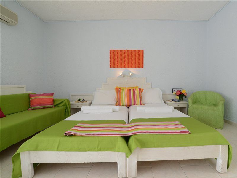 Golden Sun Aparthotel Tigkaki  Bagian luar foto